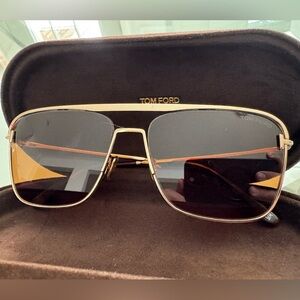 Like New TOM FORD FT 0925 28E Nolan Sunglasses Shiny Rose Gold Brown Lens 60mm